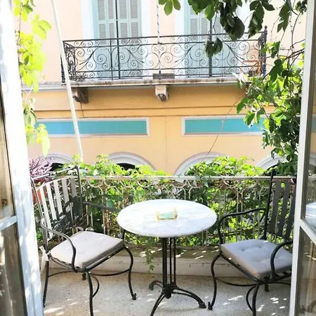 Magnificent In Plaka Appartement